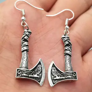Pendientes De Letras De Hacha Doradas Góticas Pendientes De Pendientes De Letras De Hacha Doradas Góticas Pendientes De