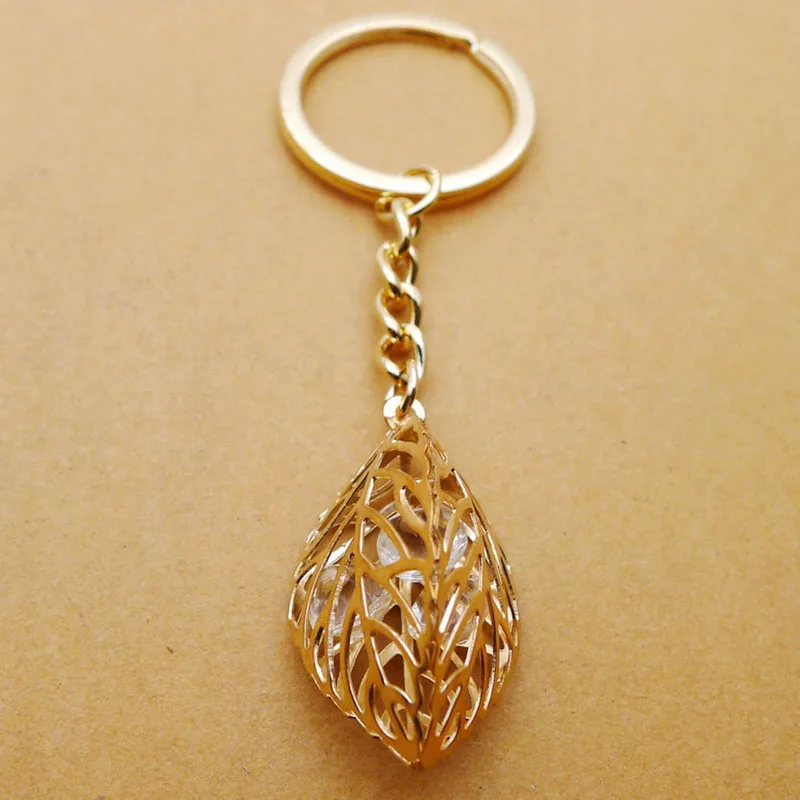 

Creative Alloy Keychain Flower Zircon Gold Metal Keychain Gift Pendant For Men And Women