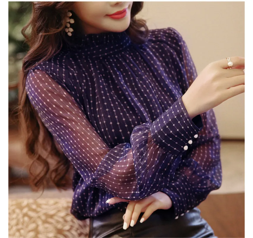 Women blouses 2019 spring and autumn new women's small shirt tops temperament lace bottoming |