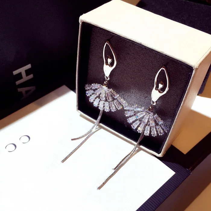 

Серьги-подвески женские, блестящие, полные, стразы