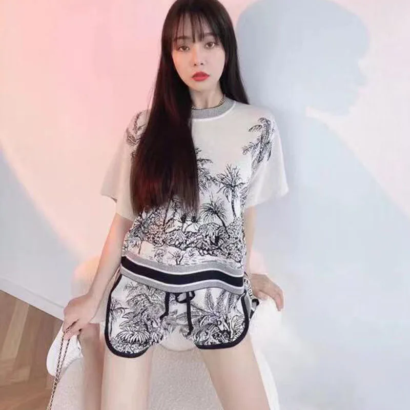 

She Beaty Two Pieces Sets Women O-Neck Casual Knitted Sweater Pullover Top And Shorts Suit Coconut Tree Jungle Jacquard Outfits