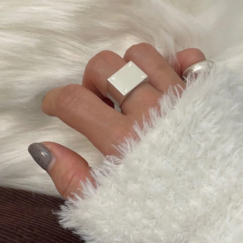 

Square wide edition ring niche design matte square wide edition ring