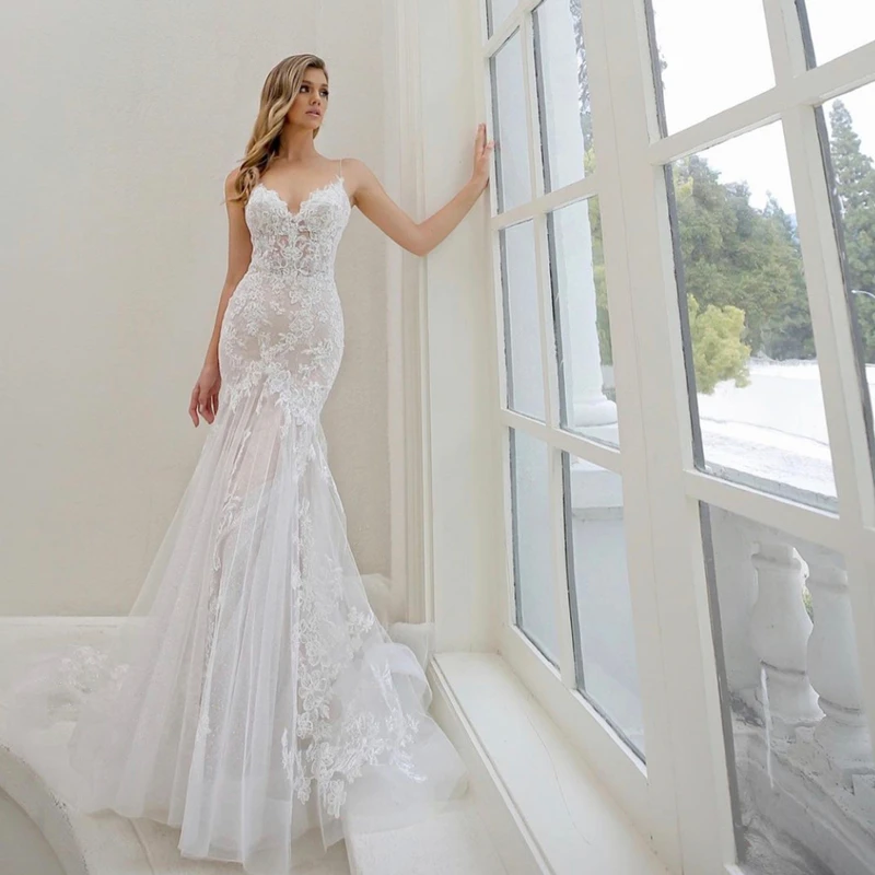 

Gorgeous Mermaid Wedding Dress 2021 Spaghetti Straps Backless Lace Appliques Tulle Sweep Train Bride Gown Vestidos De Noiva