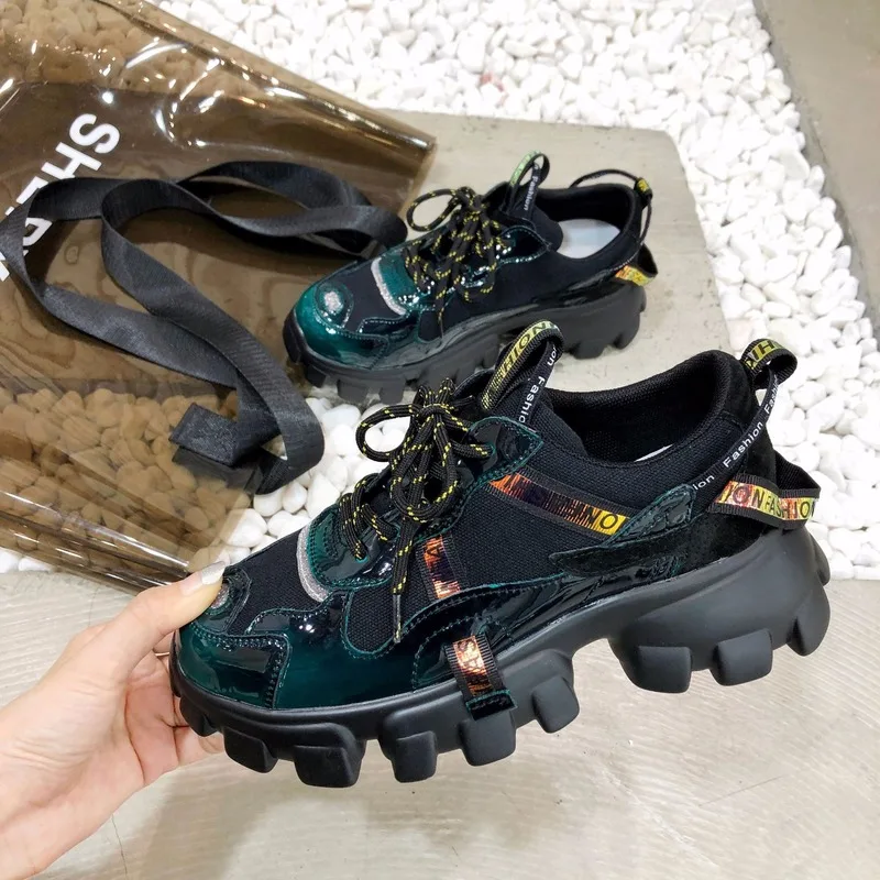 Женские кроссовки на массивной подошве Разноцветные Повседневные плоской