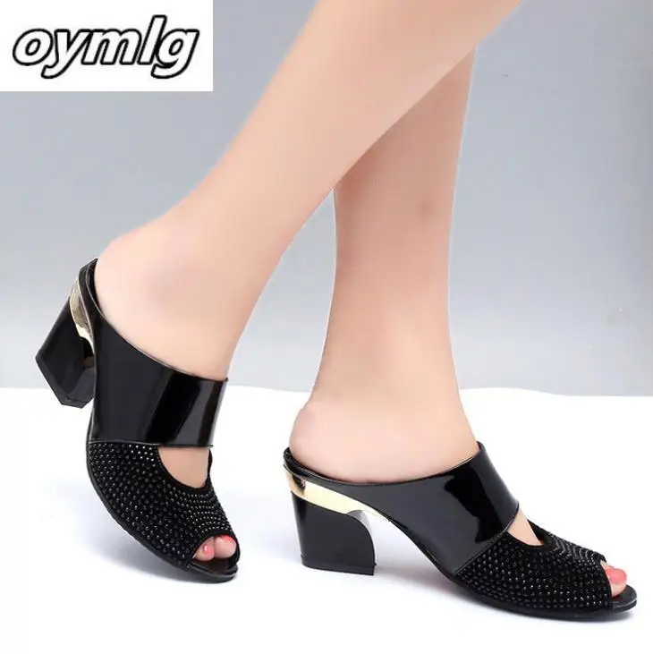 2020 модные женские туфли летние Лакированная кожа сандалии пикантные с открытым