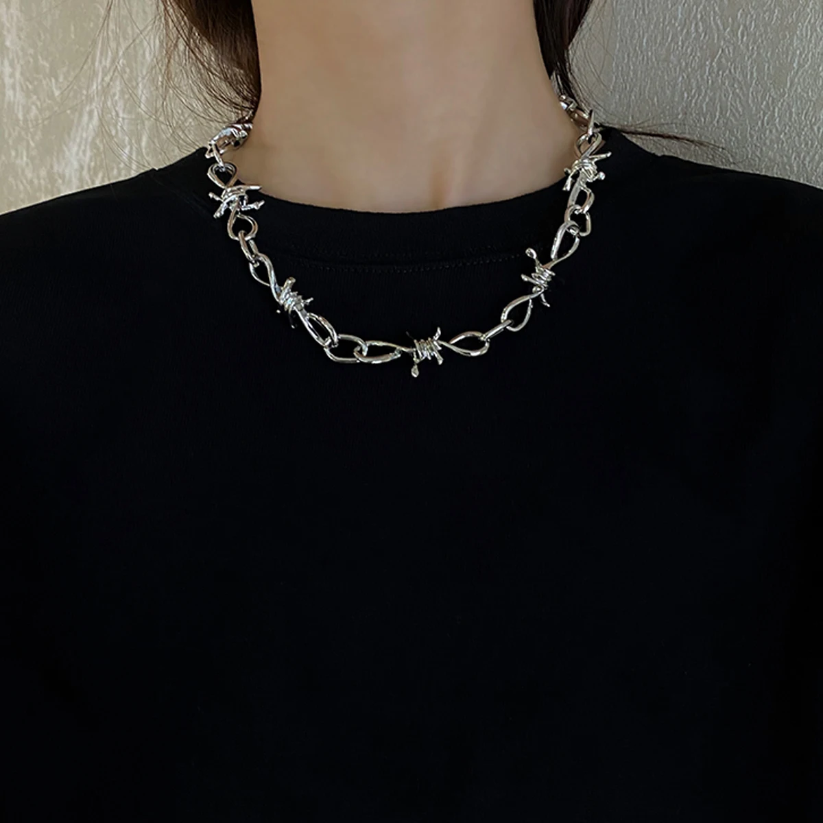 

Brambles Iron Unisex Choker Necklace Women Hip-hop Gothic Punk Style Barbed Wire Little thorns Chain Choker Gifts