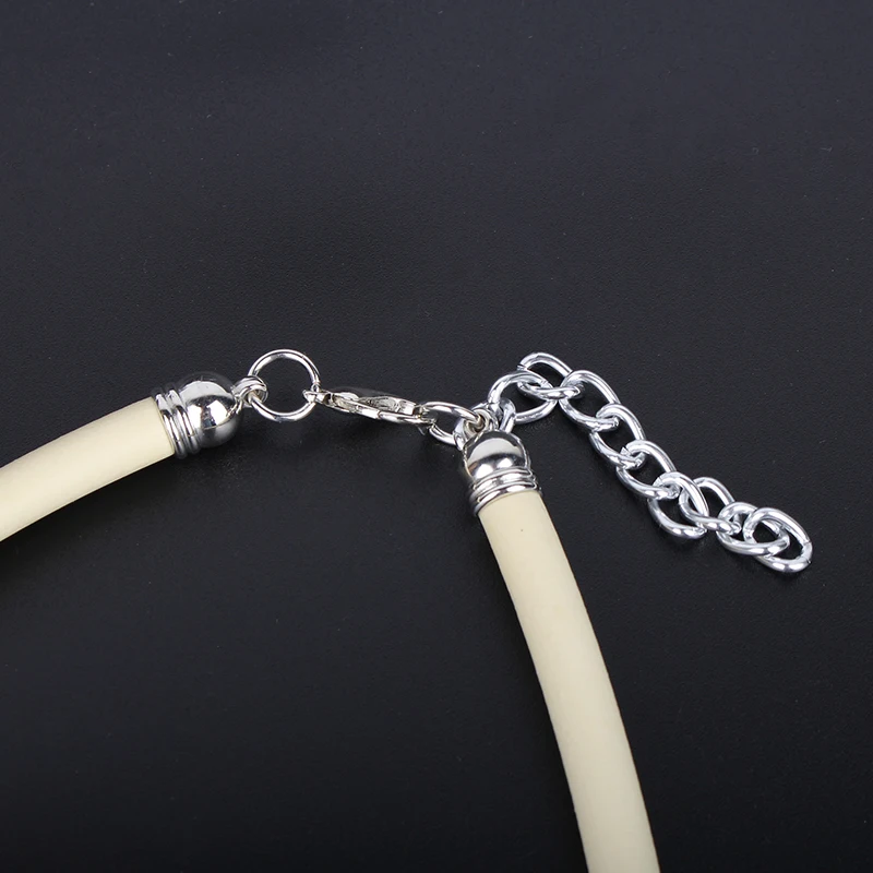 

YD&YDBZ Luxurious Pearl Pendant Necklaces Women Gothic Colorful Thick Flat Link Rubber Choker Necklace Sweater Chain Wholesale