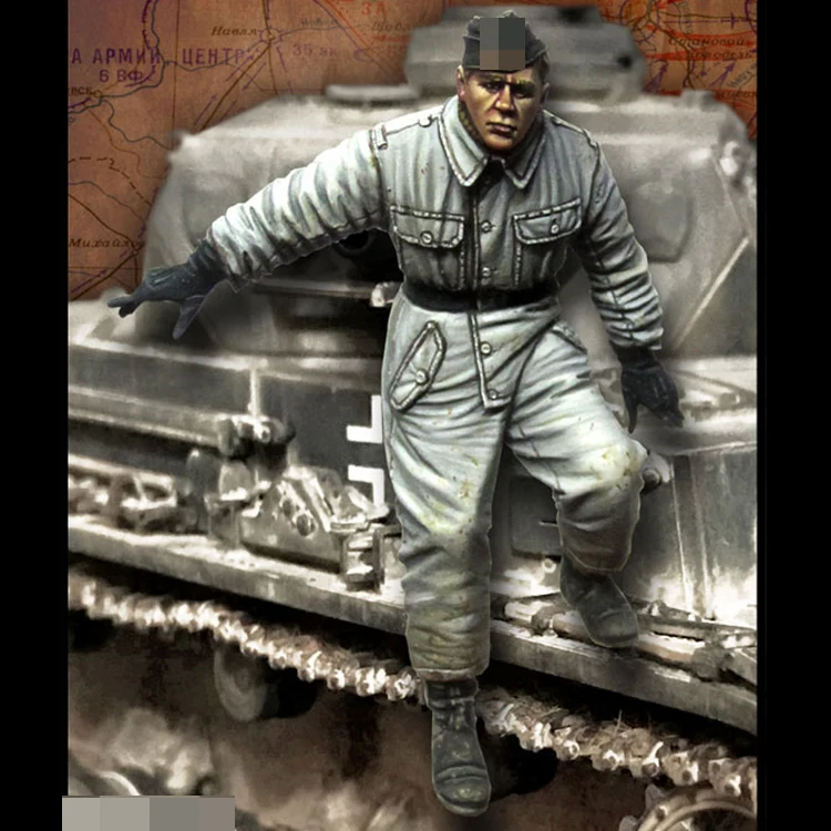 

1/35 Military Tank Soldier Sitting Posture Winter Figure Resin Soldier Model 844