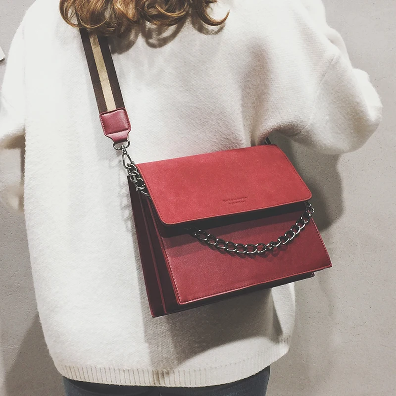 

This year's popular small bag 2020 new tide portable small square bag wide shoulder strap Joker chain shoulder messenger bag