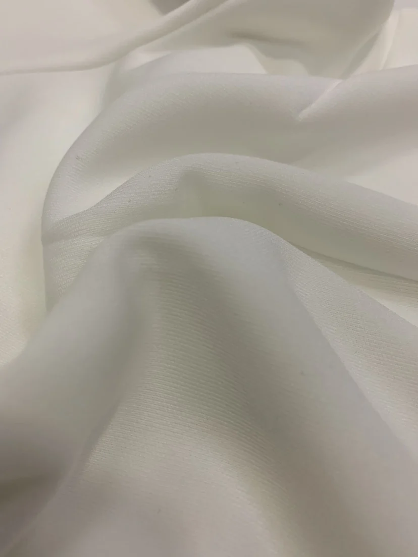 Женская блузка с оборками белая элегантная офисная коротким рукавом и