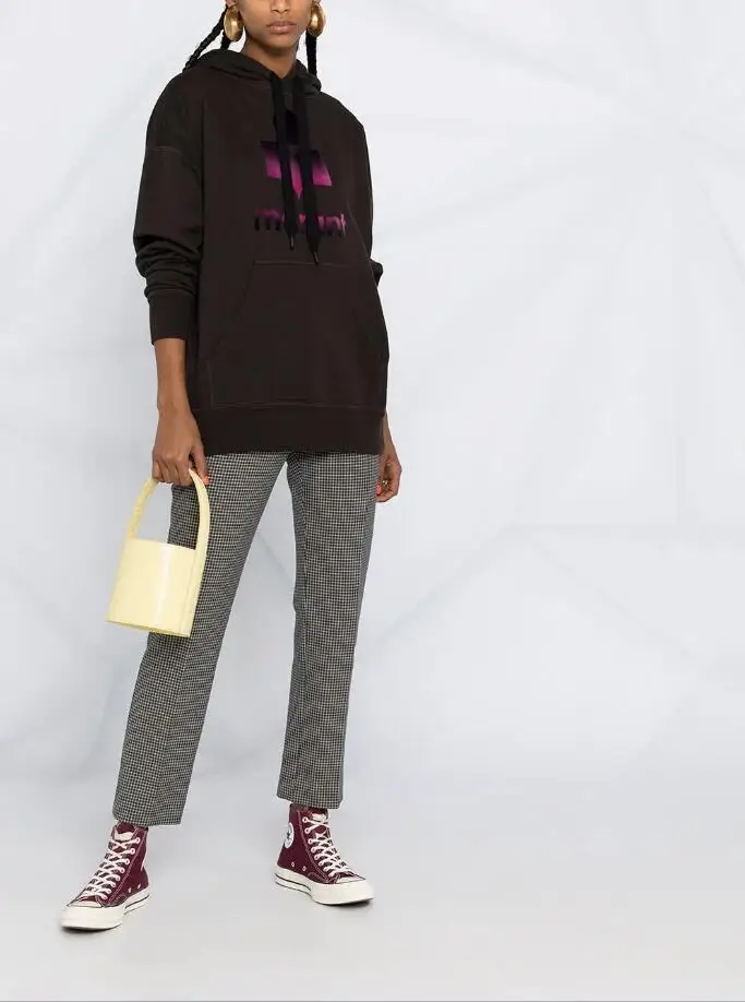 

Hoodies & Sweatshirts