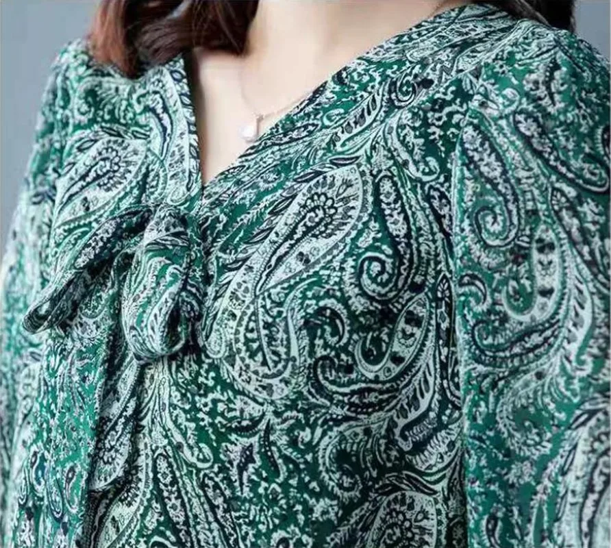 Женская шифоновая блуза с V-образным вырезом и принтом