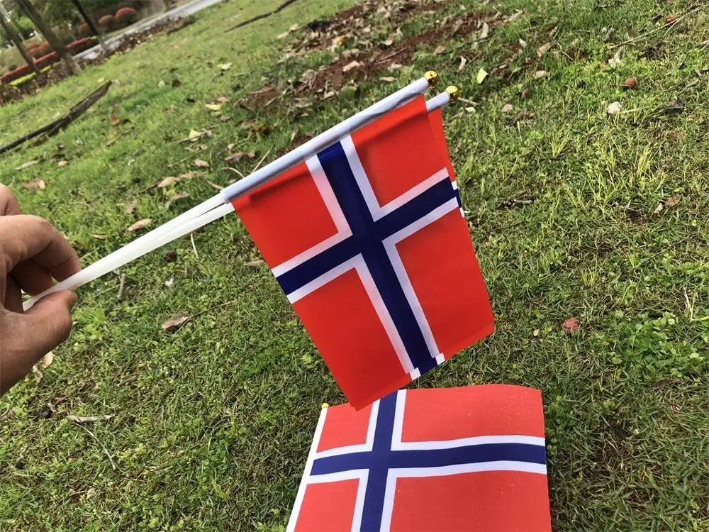 Флаг норвежский пластиковый 14 х21 см 20 шт. | Дом и сад
