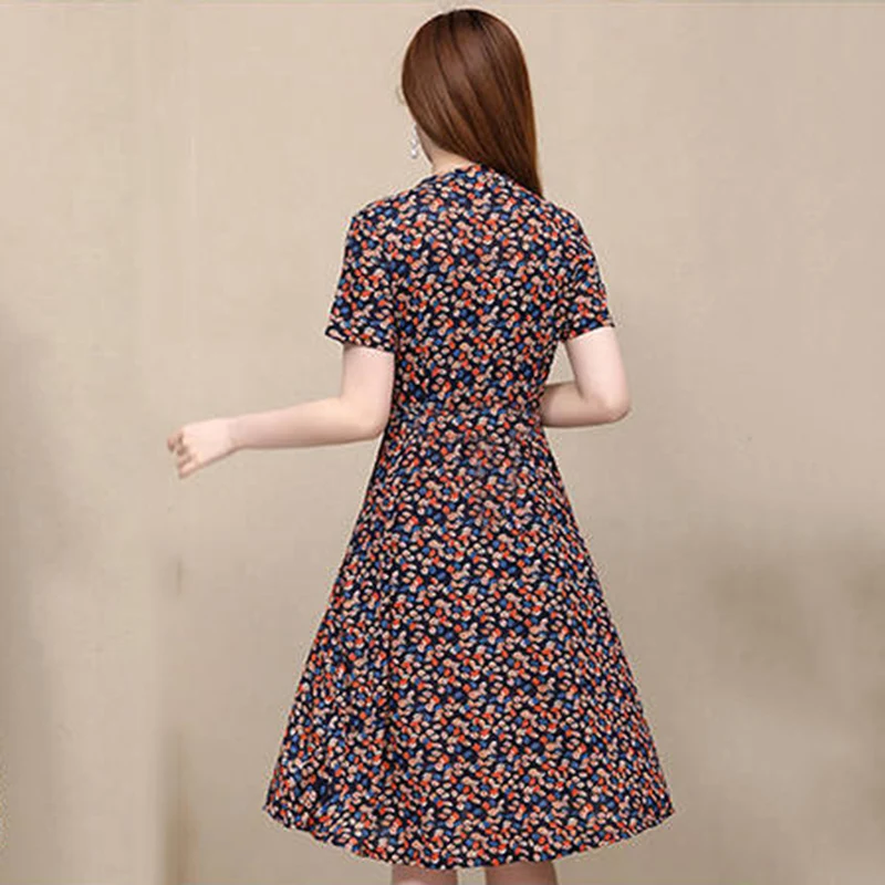 Платье женское ТРАПЕЦИЕВИДНОЕ до колен из хлопка и полиэстера с V-образным