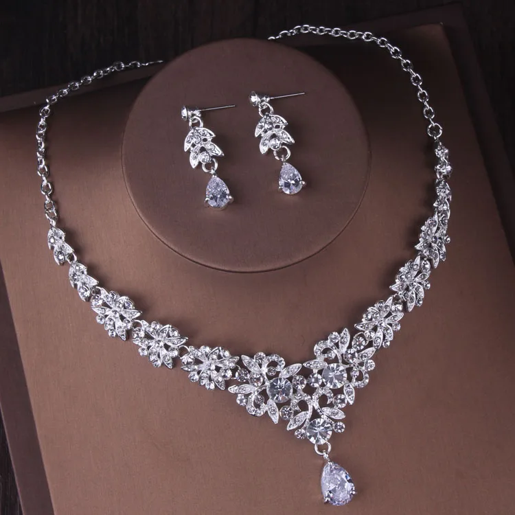 

Gorgeous Silver Color Crystal Bridal Jewelry Sets Fashion Tiaras Crown Earrings Choker Necklace Women Wedding Dress Jewelry Set