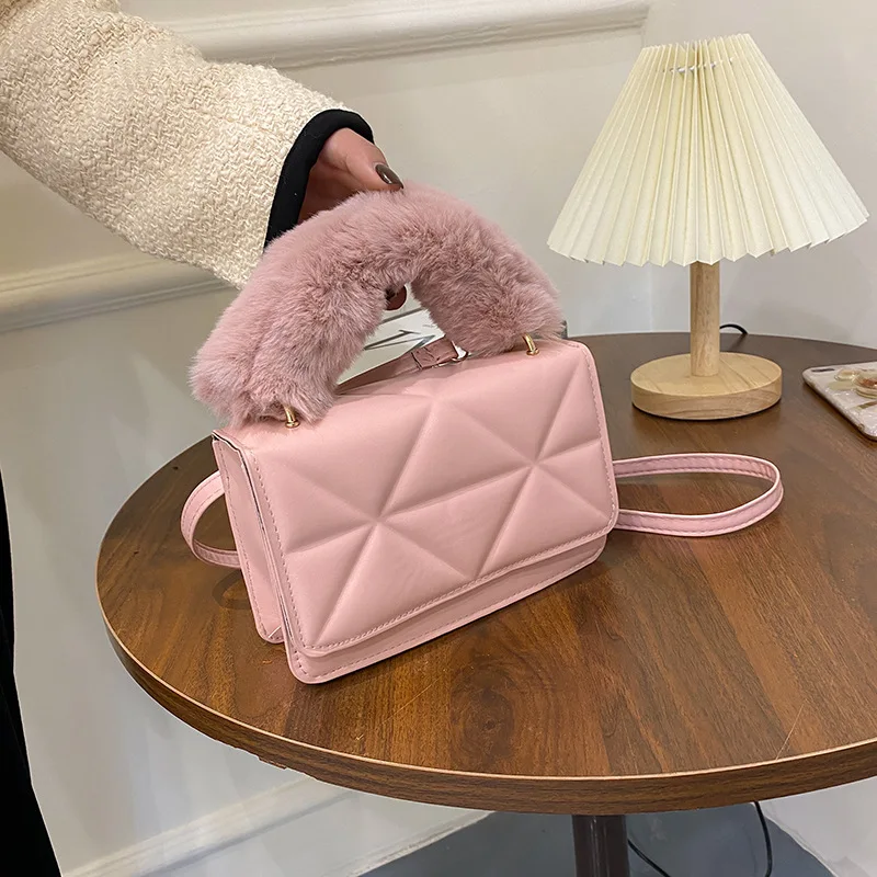 

Western Style Pure Color Small Square Bag Female 2021 New Autumn and Winter Fashion Hairy Handbag Single Shoulder Messenger Bag