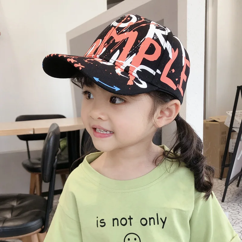 

Children's Graffiti Hip-Hop Baseball Cap Letter Printing Hat Spring And Summer Boys And Girls Outing Sports Sunshade Cap New2021