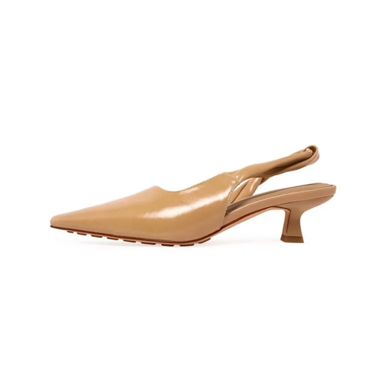 

2021 Sandals Spring Shoes Suit Female Beige Summer Heels Med Shallow Mouth New Pointed Black Low Closed Girls Retro Medium Stile