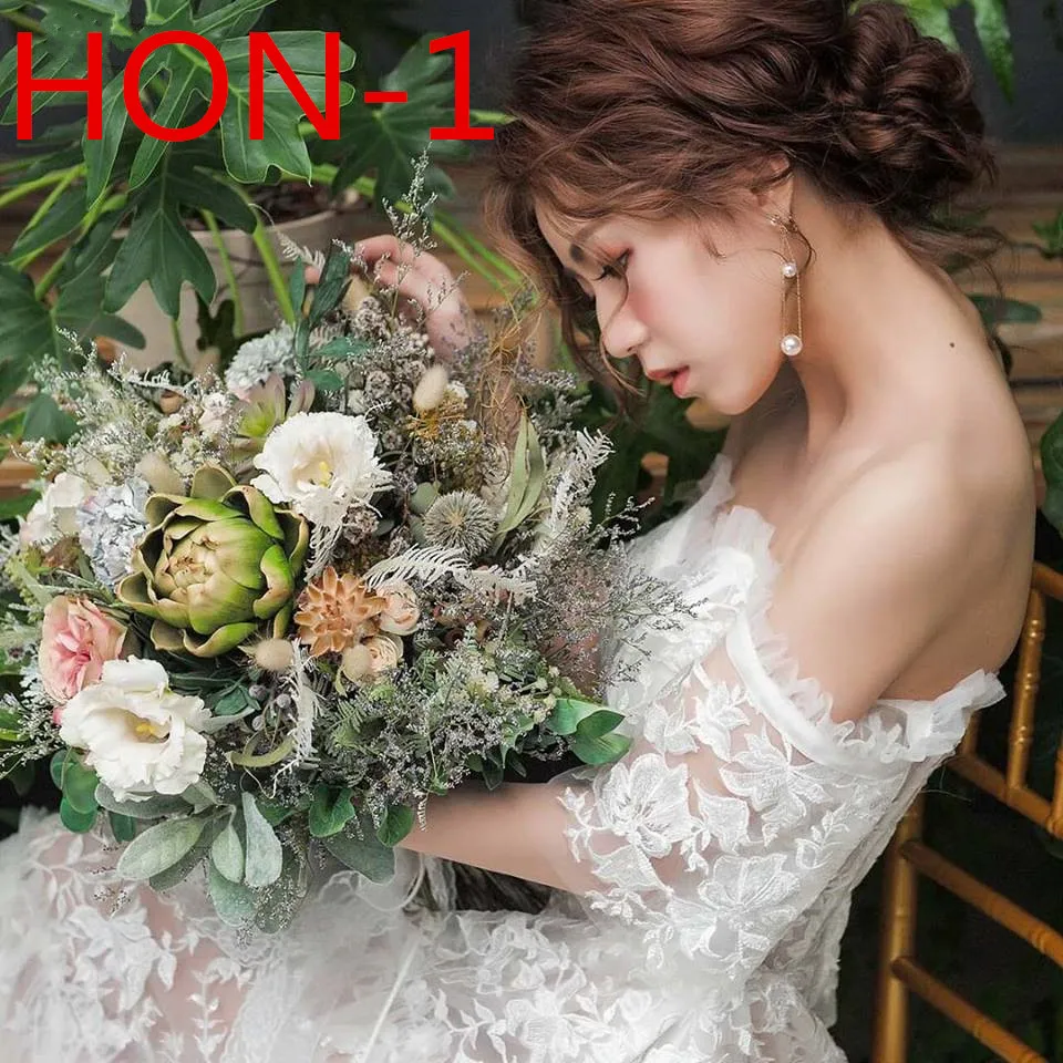 

Weddings and important occasions / Wedding accessories / Bridal bouquets HON