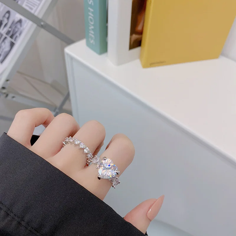 

YDL Hot Sale Design Heart Open Ring for Women Adjustable Rhinestone Creative Rings Transparent Cubic Zircon Bague Wedding Gift