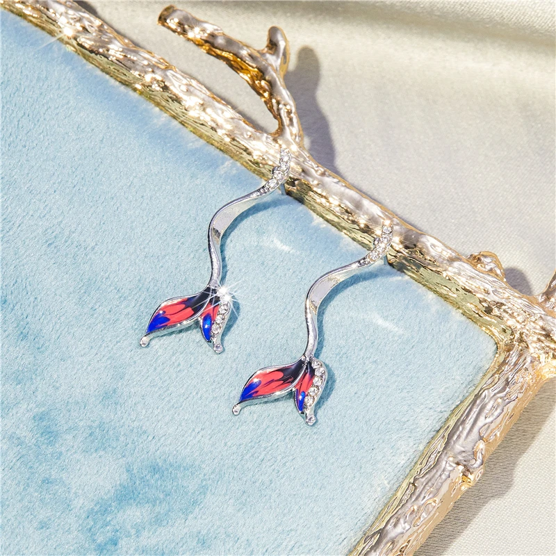 

New fashion fashion three-color leaf earrings female exquisite temperament banquet accessories romantic holiday gifts wholesale