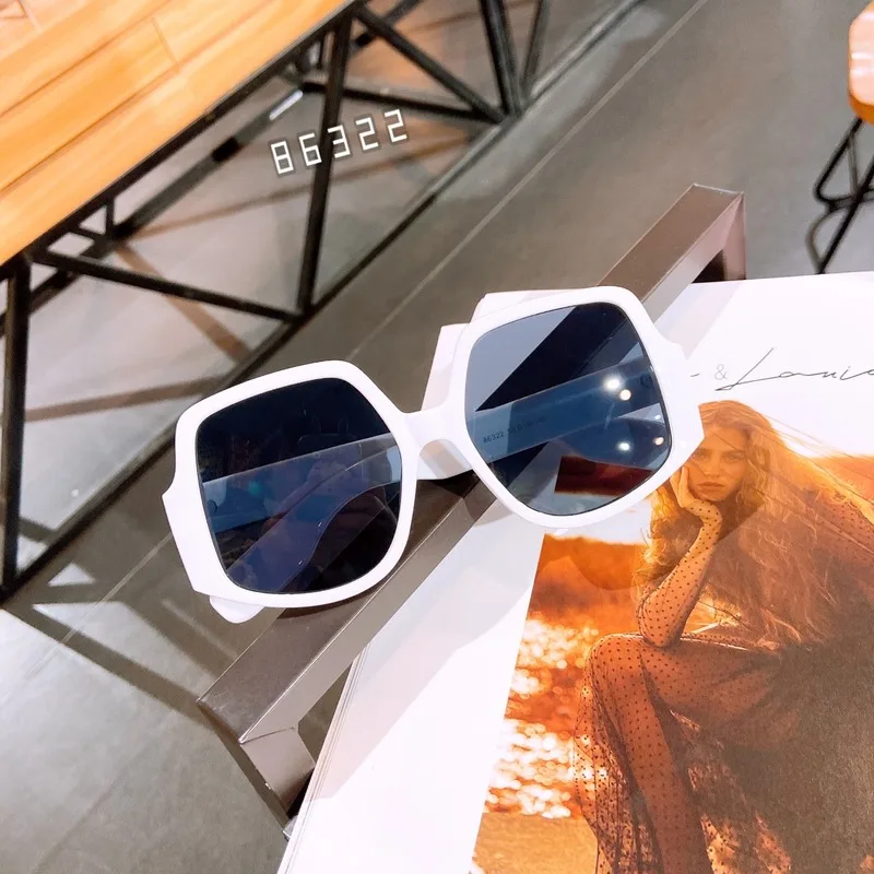 

Luxury Round Sunglasses Woman Oversized Frmae Glasses Gradient Fashion Brand Women Sun Glasses Ladies Retro Vintage Eyeglasses