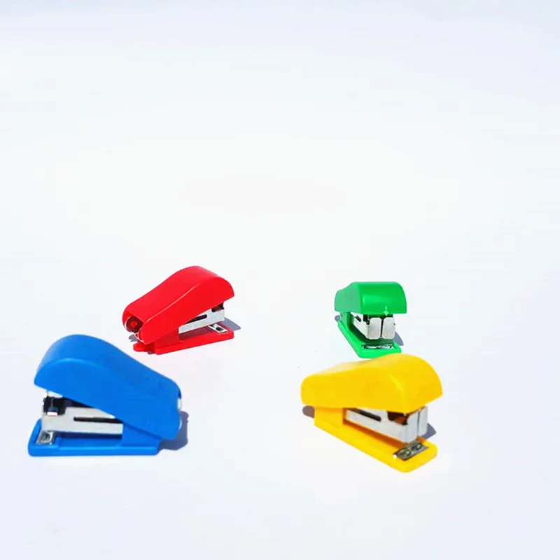 1 шт. супер милый маленький степлер полезный мини набор скоб Офисная перевязка