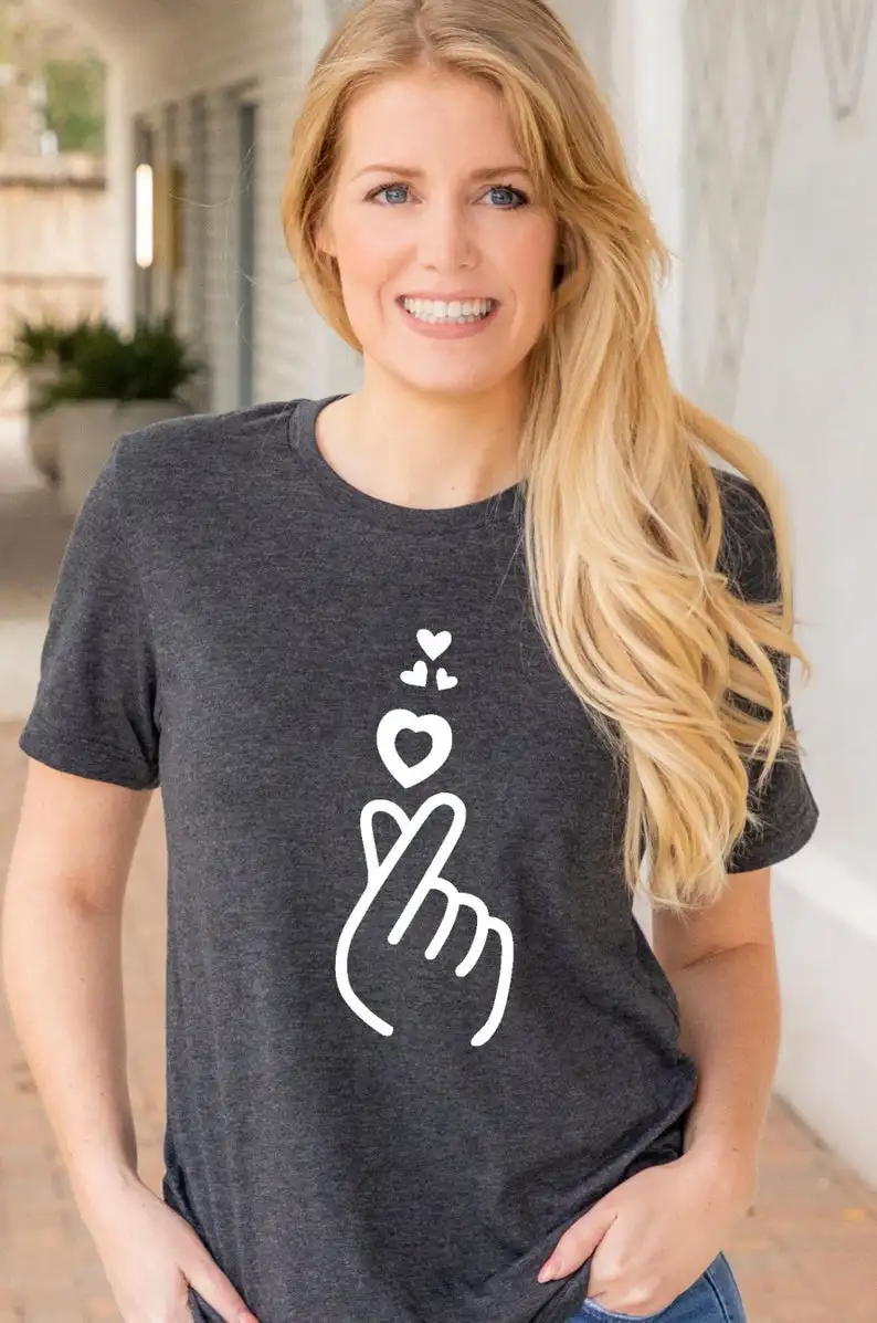 

Sugarbaby New Arrival Kpop Finger Heart t shirt Valentine's Gift Fashion Women Cotton T shirt K-pop Fan Korean shirt Drop Ship