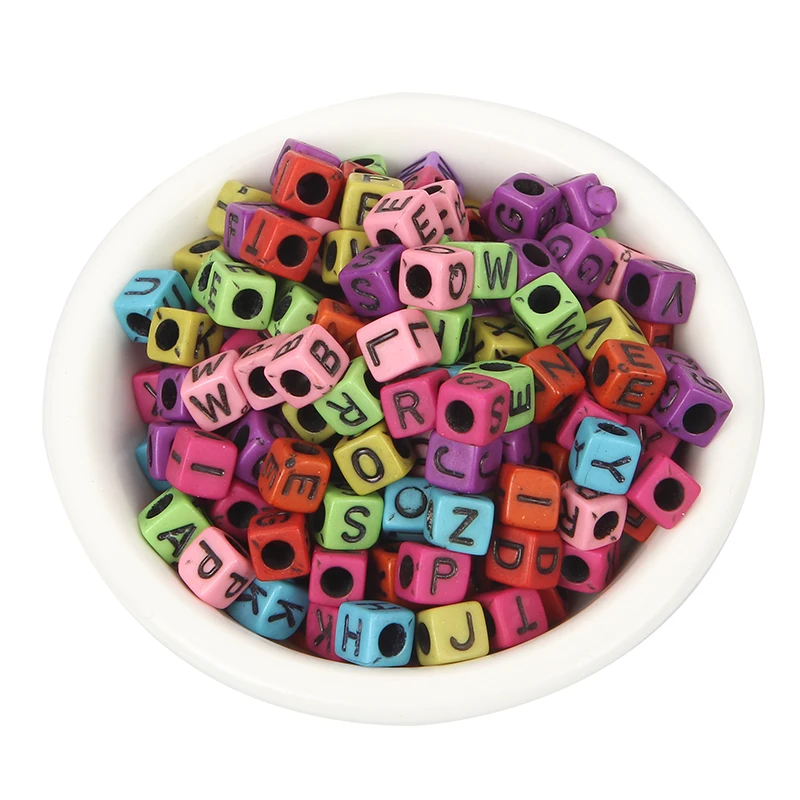 200 шт Смешанные разноцветными буквами акриловые бусины 6 мм для ювелирных изделий