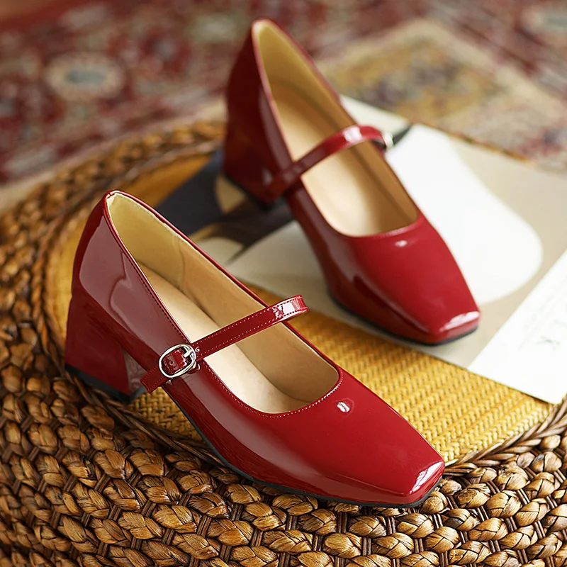 

Mary Janes Plus Size 28-52 Retro Square Toe Med Block Heels Black Red Apricot Yellow Shoes Women Concise Patent Leather Pumps