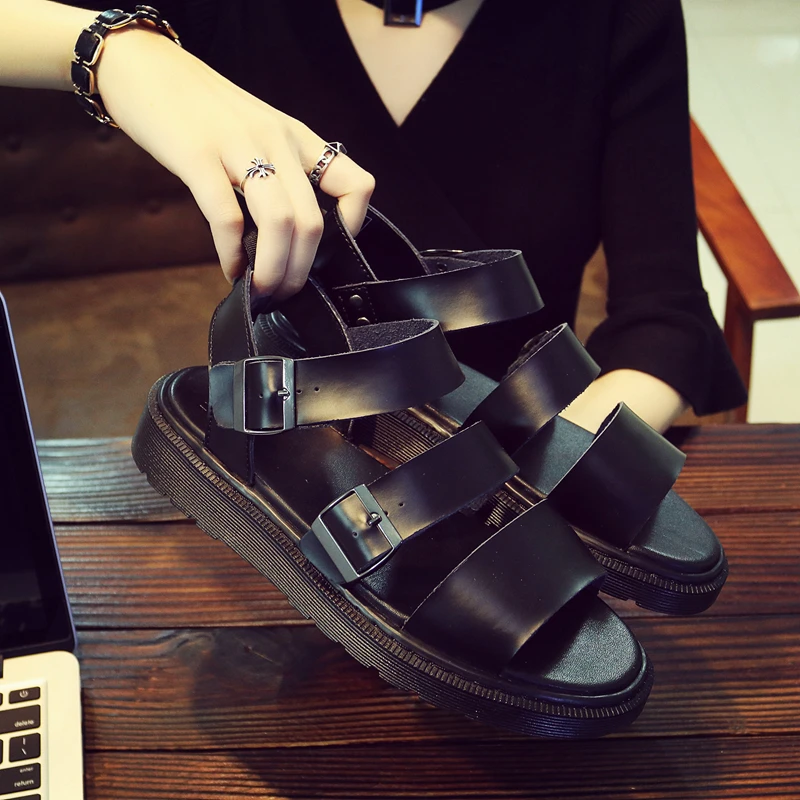 

Летние мужские сандалии из натуральной кожи; Модные качественные пляжные сандалии-гладиаторы на платформе; Размеры 35- 45; Повседневные мужск...