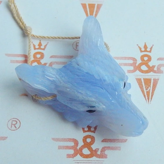 Натуральный камень подвеска с гравировкой головы волка из фиолетового кружева