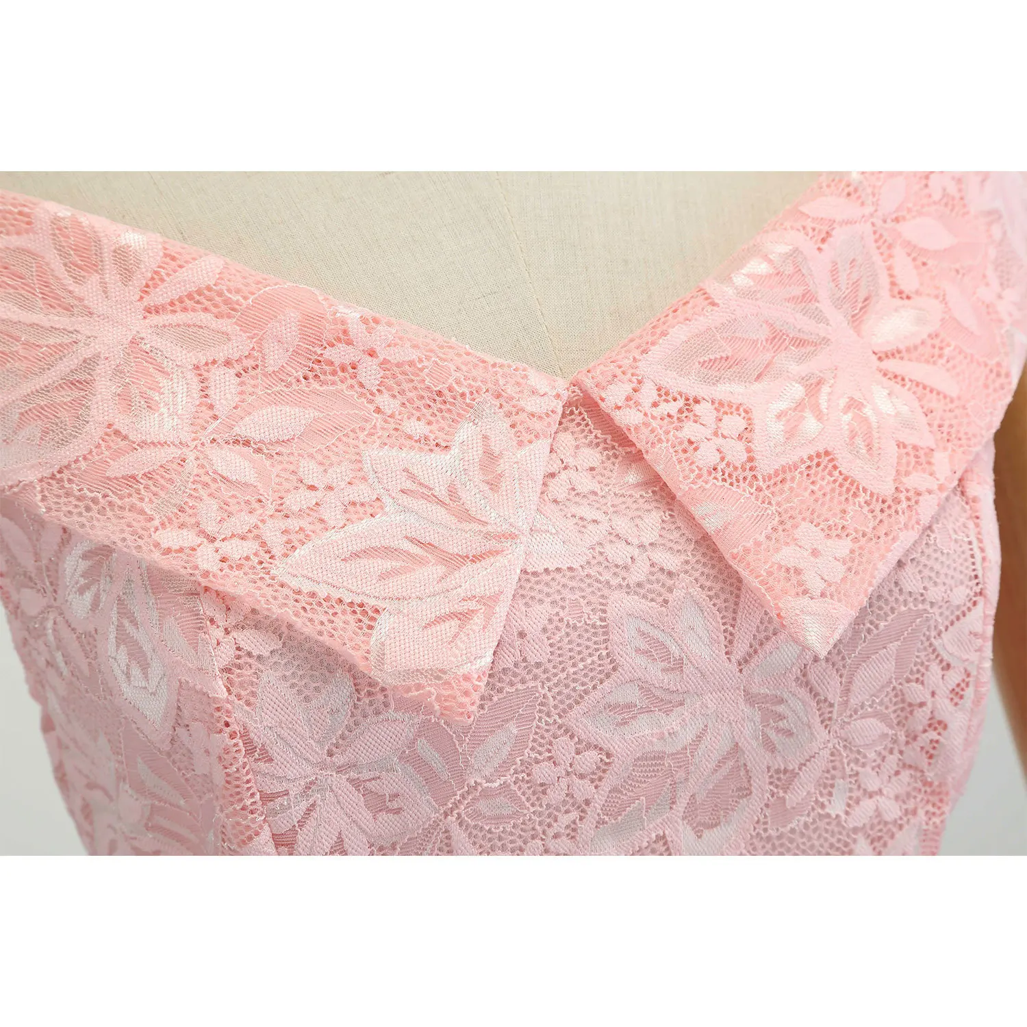 

BacklakeGirls 2019 Sexy Off Shoulder Short Sleeve Lace Short Cocktail Dress Solid Party Dress vestidos coctel corto elegante