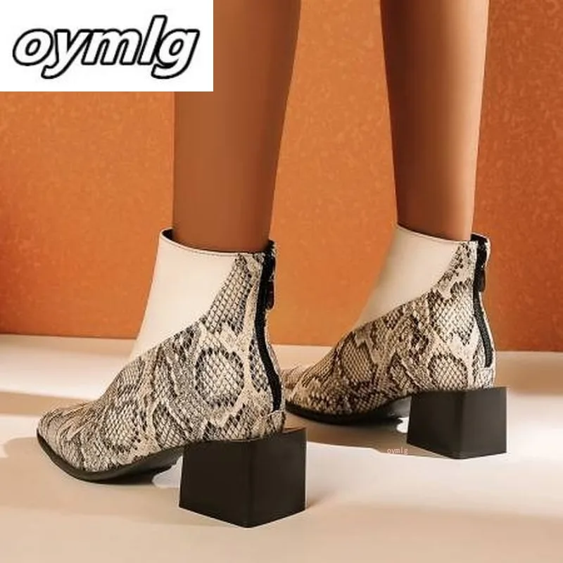 Ботинки осень-зима женские черно-белые коричневые сапоги из змеиной кожи для