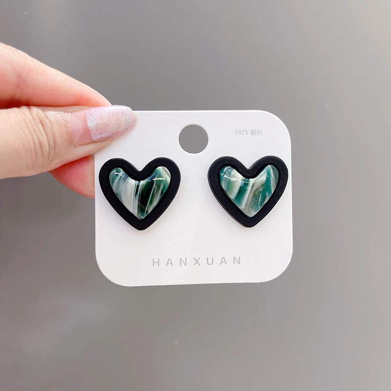 

2021 new fashion Korean style elegant love women's earrings Trendy personality temperament women's earrings Jewelry wholesale