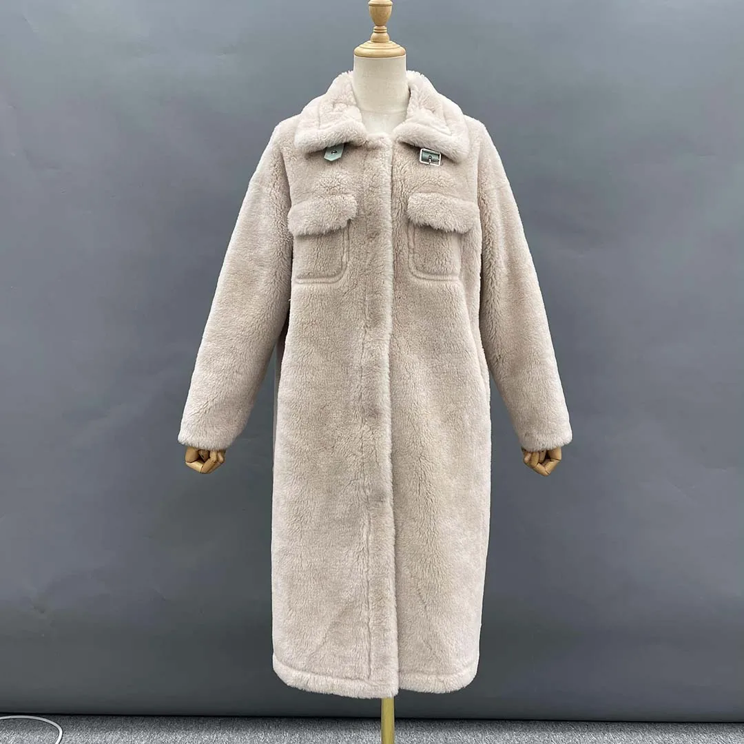 Женское шерстяное пальто с воротником-стойкой утепленное из натуральной овечьей