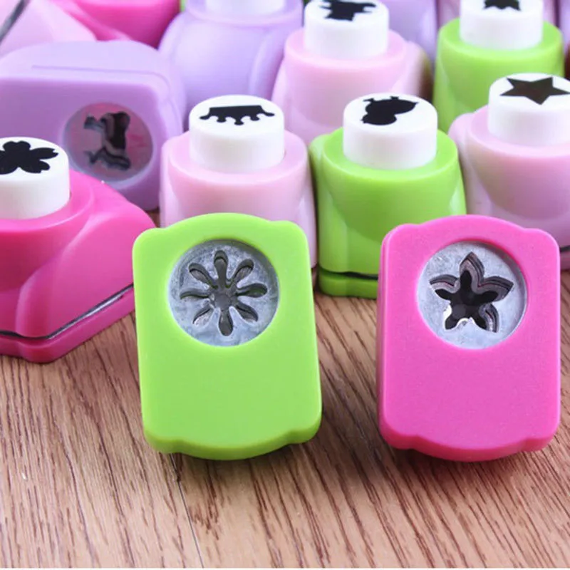 Забавный случайный цвет миниатюрный детский формирователь бумаги дырокол