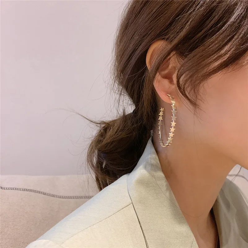 Серьги-кольца женские металлические золотистые в виде звезд | Украшения и