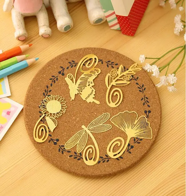 3 Pcs Mini Reading Gold Tone Romantic Metal Clips Book Mark for Arts Label Great Gifts Decoration
