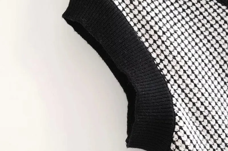 

Vintage V-Neck Sleeless Knitted Sweater Fashion Slim Plaid Warm Office Work Vest Sweater Lady Casual Loose Chic Top 2020 New