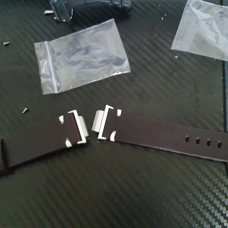 

Stainless Steel Adapter for GA2100 / GA2110 Used to Connect the Case to the Strap Suitable for Most 22mm Straps