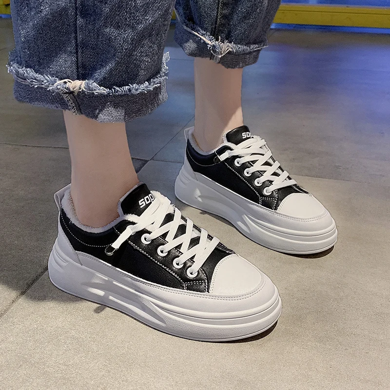 

Xiaobai shoes female 2021 spring new breathable leisure student board shoes Korean style elevated muffin shoes leisure shoes