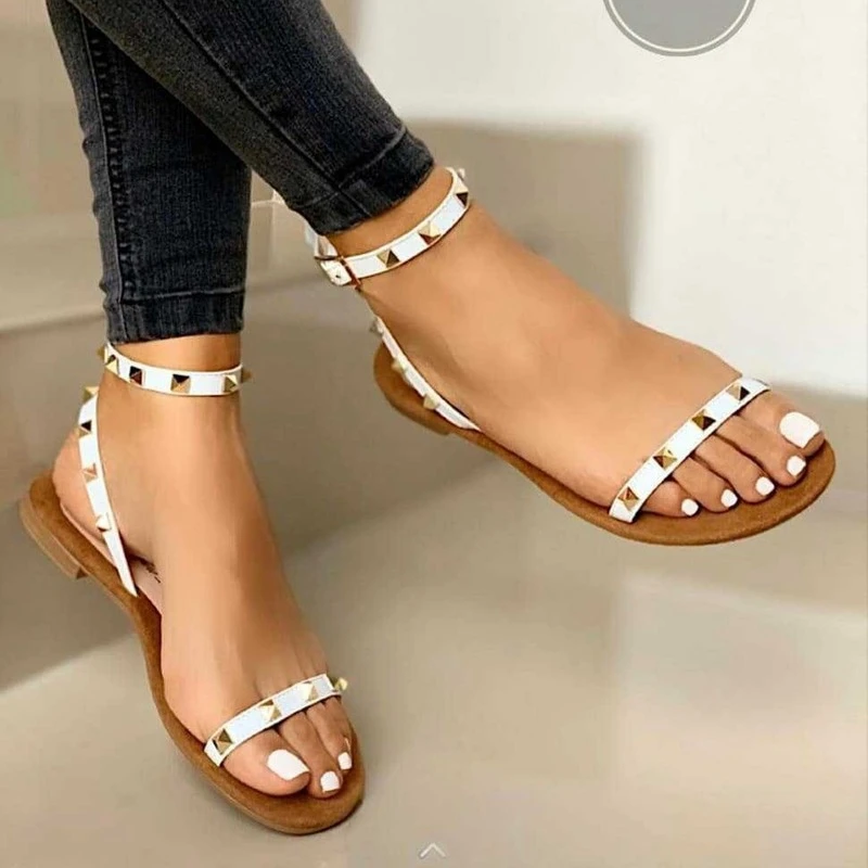 

LEOSOXS Fashion Casual Women Sandals Flat Gladiator Sandals Women Summer Shoes Rivet Plus Size 43 Beach Sandals Female Footwear
