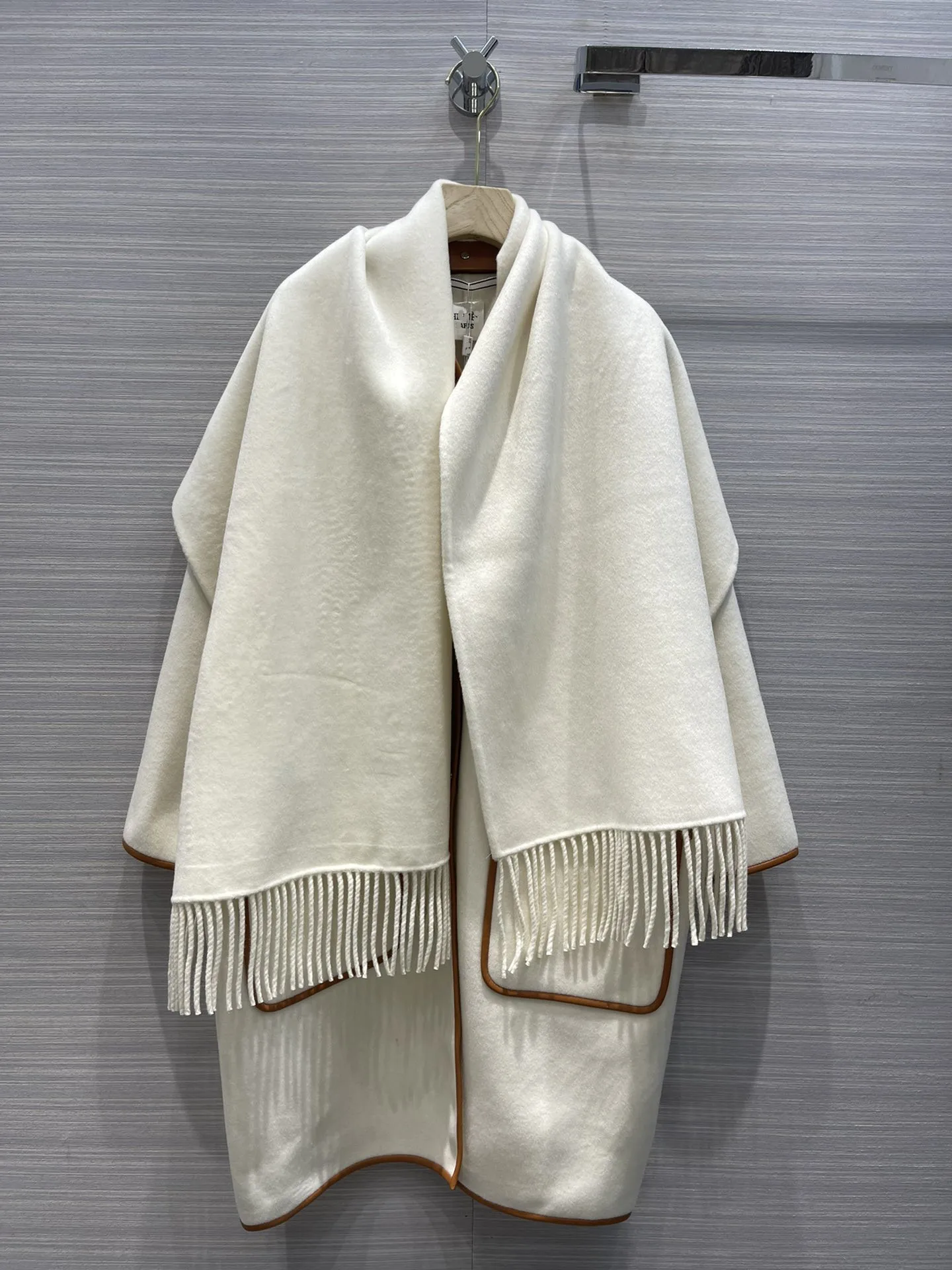 

Роскошное Брендовое дизайнерское пальто для женщин, винтажное 100% кашемировое пальто ручной работы с шарфом