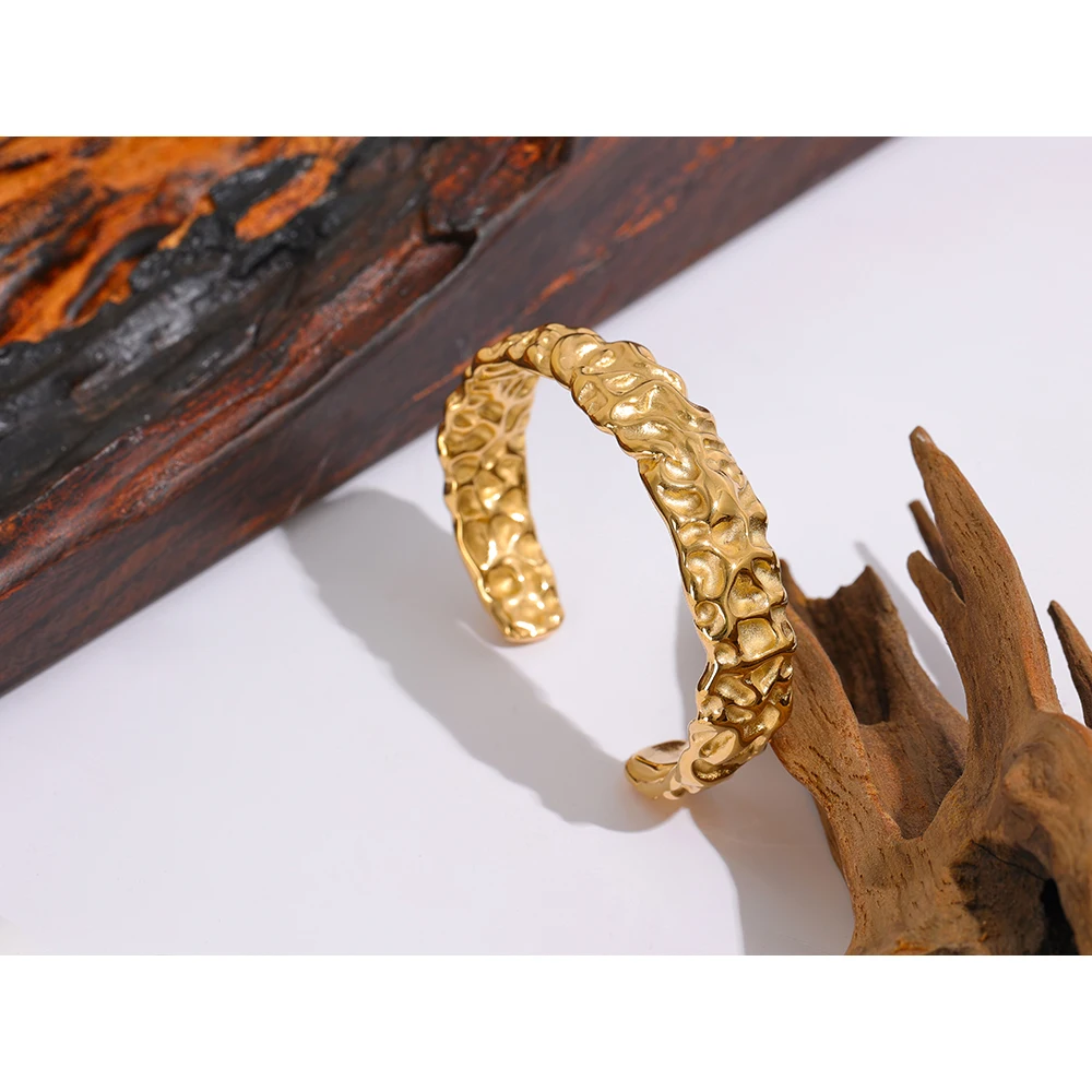 Yhpup Позолоченный геометрический водонепроницаемый браслет из тяжелого нержавеющей стали.