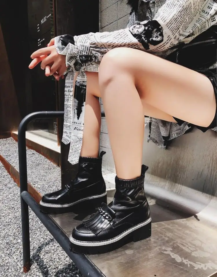 Buono Scarpe/женские ботильоны с металлическими цепочками; полуботинки с эластичными кисточками; черная обувь на платформе в стиле панк; Mujer; женские носки;