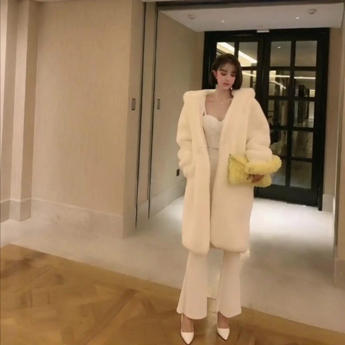 

Women 2021 Autumn Winter New Imitation Fur Grass Mink Faux Fur Coat Female Artificial Fur Hooded Soft Jacket Warm Outerwear E09