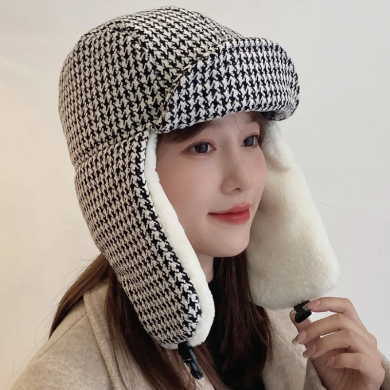 

HT3946 Russian Cap New Fashion Men Women Winter Hat Plaid Trapper Earflap Cap Warm Windproof Russian Hat Male Female Bomber Hat