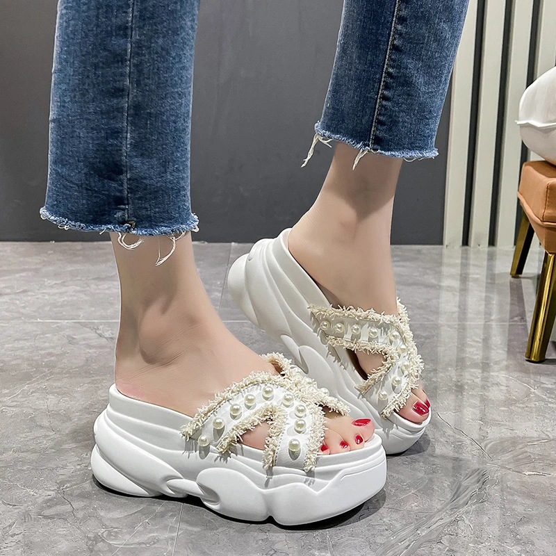 

New Platform Slippers Sandals Woman Pearls Thick Sole Slippers Women Chunky Slides Summer Casual Beach Slides Zapatos Mujer