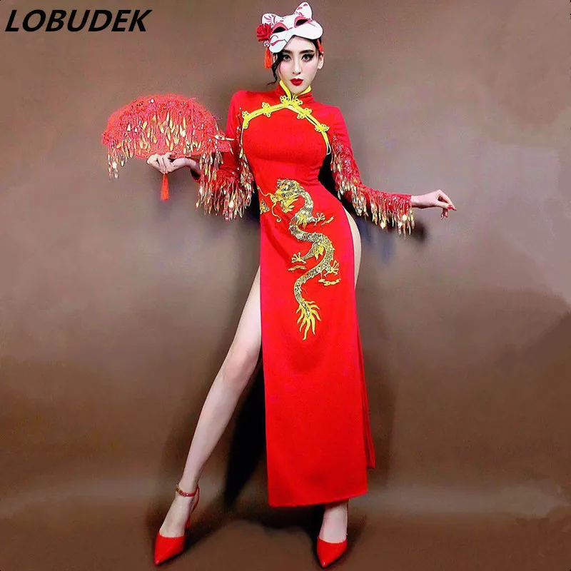 Женское длинное платье с бахромой блестками и рукавом разрезом в виде дракона